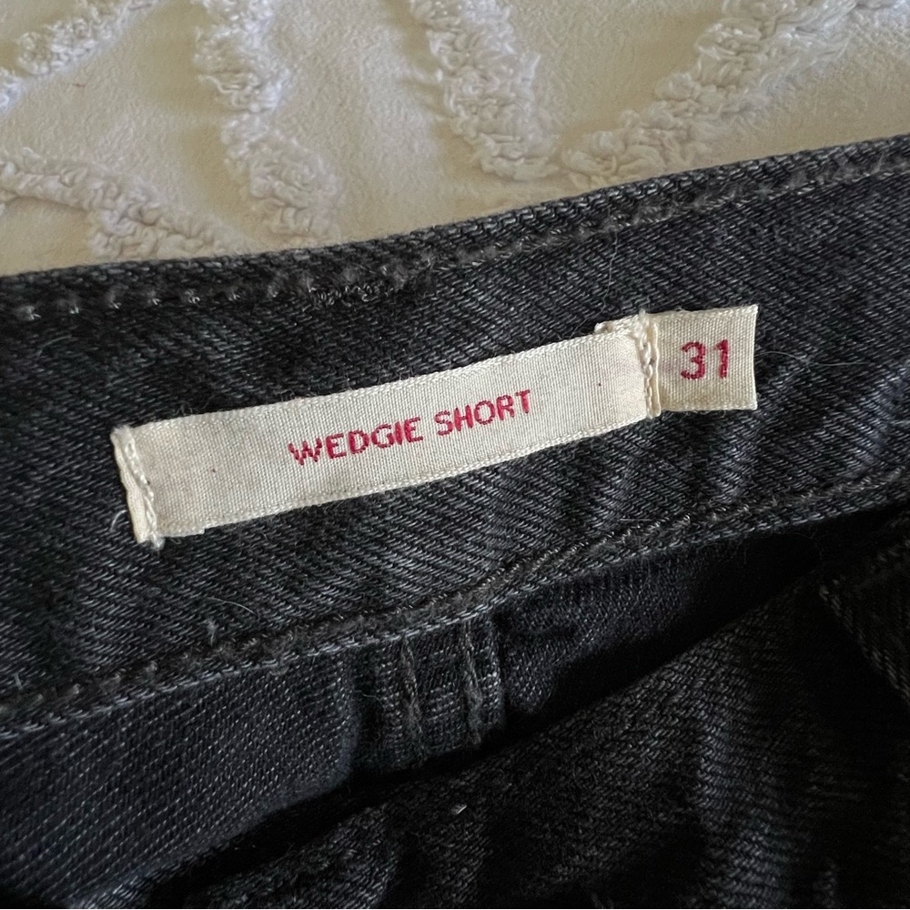 Levi's Wedgie Washed Black Shorts Dark Gray Button Fly Frayed Hem Size 31 - Picture 7 of 13